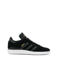 Baskets basses en daim noires adidas