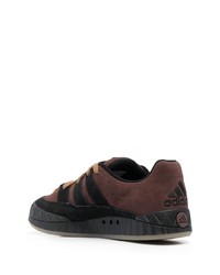 Baskets basses en daim noires adidas