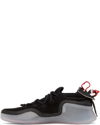 Baskets basses en daim noires Christian Louboutin