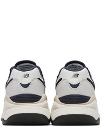 Baskets basses en daim noires New Balance