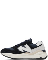 Baskets basses en daim noires New Balance