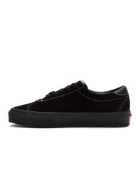 Baskets basses en daim noires Vans