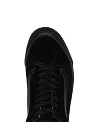 Baskets basses en daim noires Vans