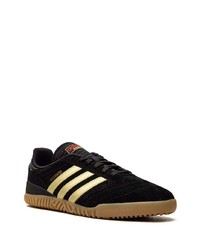 Baskets basses en daim noires adidas