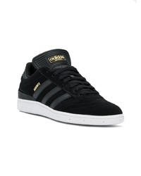 Baskets basses en daim noires adidas