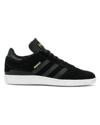 Baskets basses en daim noires adidas