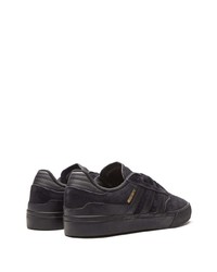 Baskets basses en daim noires adidas