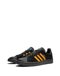 Baskets basses en daim noires adidas