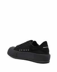 Baskets basses en daim noires Alexander McQueen