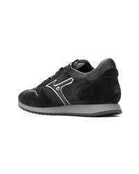 Baskets basses en daim noires Mizuno