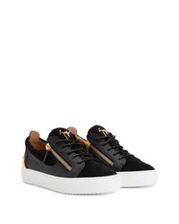 Baskets basses en daim noires Giuseppe Zanotti