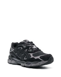 Baskets basses en daim noires Asics