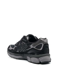 Baskets basses en daim noires Asics