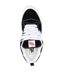 Baskets basses en daim noires Vans