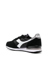 Baskets basses en daim noires Diadora