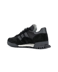 Baskets basses en daim noires adidas