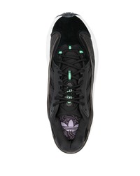 Baskets basses en daim noires adidas