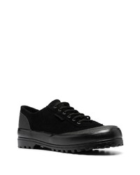 Baskets basses en daim noires Superga