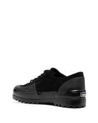 Baskets basses en daim noires Superga