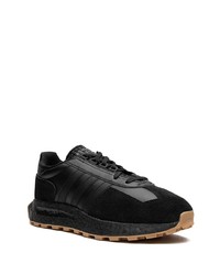 Baskets basses en daim noires adidas