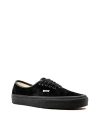 Baskets basses en daim noires Vans