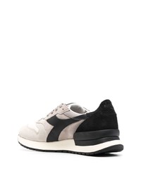 Baskets basses en daim noires Diadora