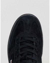 Baskets basses en daim noires Fila