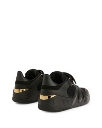 Baskets basses en daim noires Giuseppe Zanotti