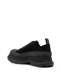 Baskets basses en daim noires Alexander McQueen