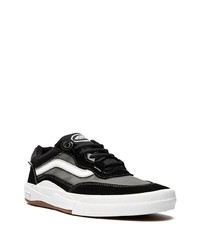 Baskets basses en daim noires Vans