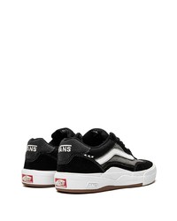 Baskets basses en daim noires Vans