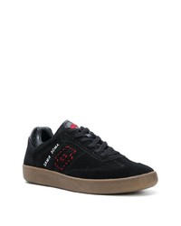 Baskets basses en daim noires Damir Doma