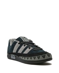 Baskets basses en daim noires adidas