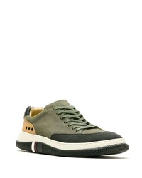 Baskets basses en daim olive OSKLEN