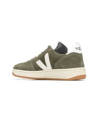 Baskets basses en daim olive Veja