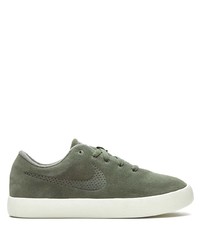 Baskets basses en daim olive Nike