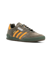 Baskets basses en daim olive adidas