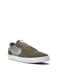 Baskets basses en daim olive Nike