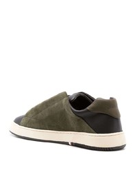 Baskets basses en daim olive OSKLEN