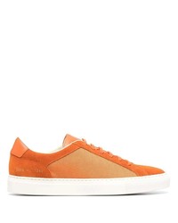 Baskets basses en daim orange Common Projects