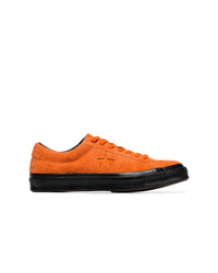 Baskets basses en daim orange Converse