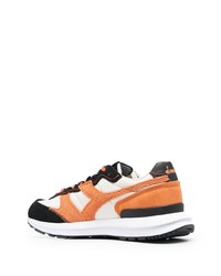 Baskets basses en daim orange Diadora