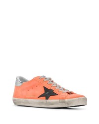 Baskets basses en daim orange Golden Goose