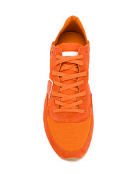 Baskets basses en daim orange Philippe Model
