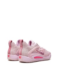 Baskets basses en daim roses Nike