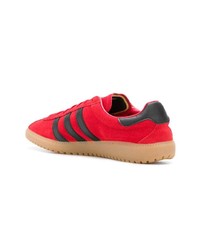 Baskets basses en daim rouges adidas