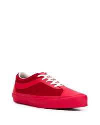 Baskets basses en daim rouges Vans