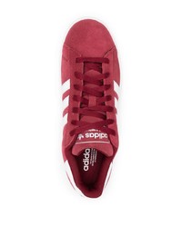 Baskets basses en daim rouges adidas