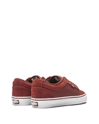 Baskets basses en daim rouges Vans