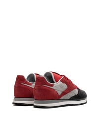 Baskets basses en daim rouges Reebok